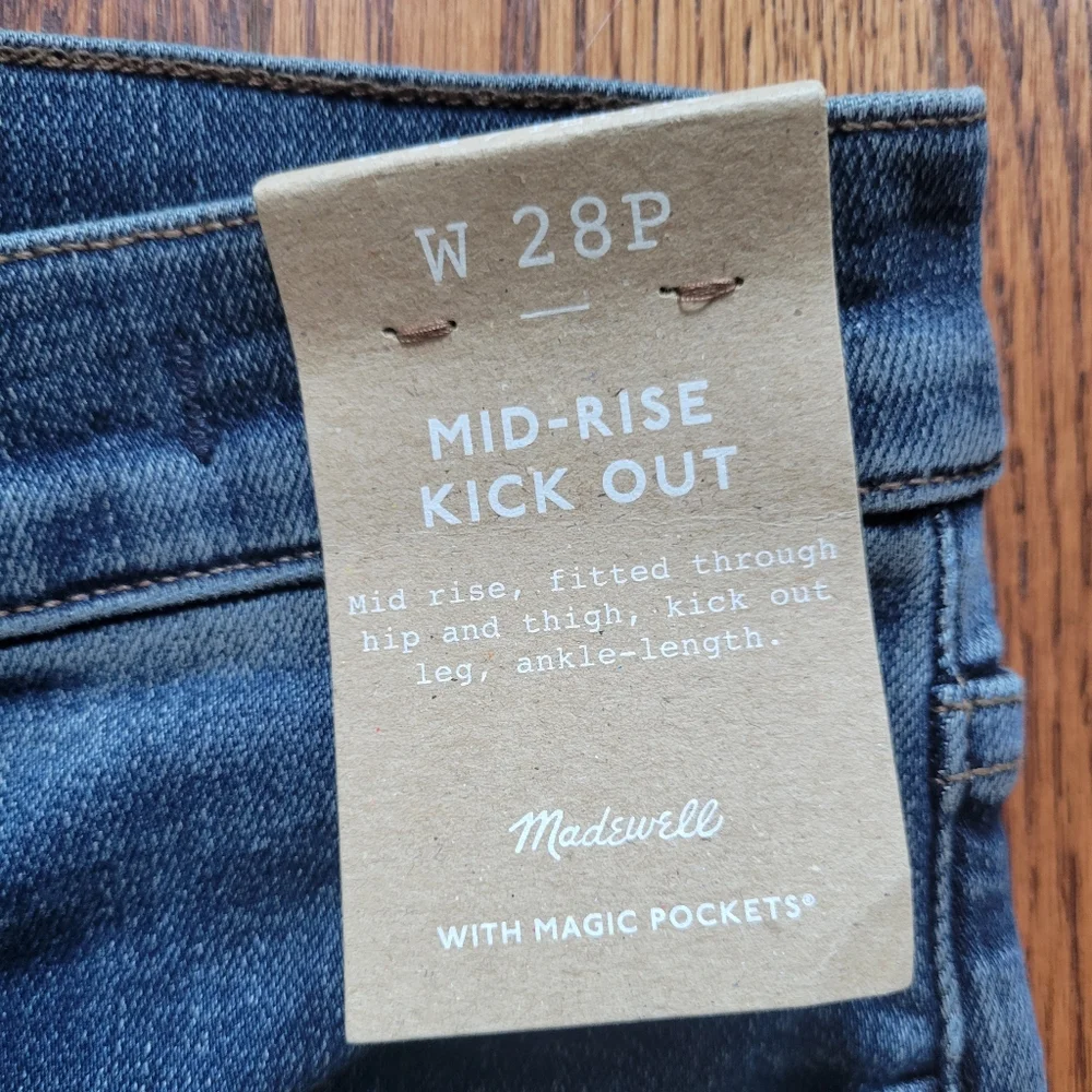 Madewell Mid-rise Kick Out - Picture 3 of 4